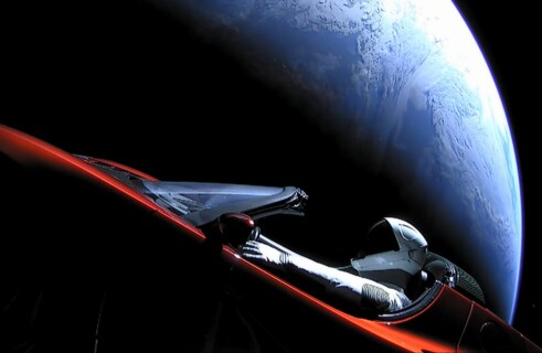 Falcon Heavy успешно запустила кабриолет Илона Маска в космос