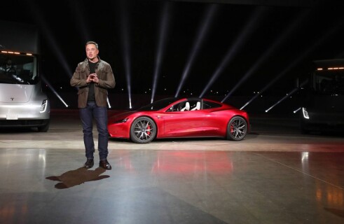 New from Tesla: Electric “Semi Truck” and supercar “Roadster”