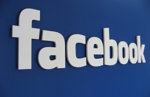 Правительства разных стран все чаще запрашивают пользовательские данные у Facebook