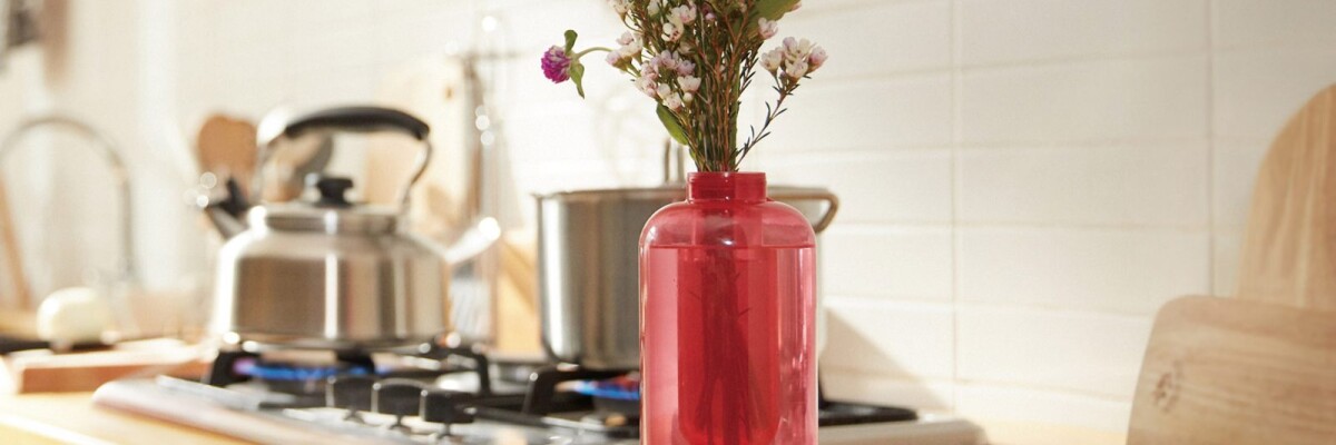 Samsung creates a vase that doubles as a fire extinguisher and works like a grenade