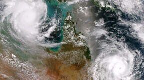 Африку накрыл самый сильный шторм в истории