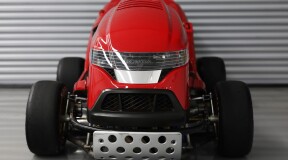 Lawnmower Racing: Honda Develops the Fastest Lawnmower in the World
