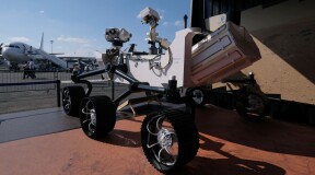 NASA loads nuclear fuel into the MARS-2020 rover