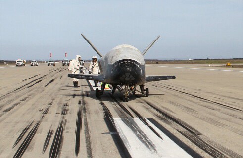 Автоматический космоплан X-37B совершил рекордный по длительности орбитальный полет