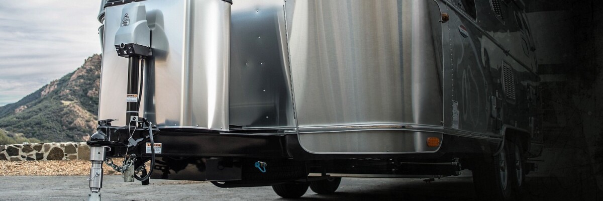 Мини-робот компании Trailer Valet может выполнять роль тягача для трейлера