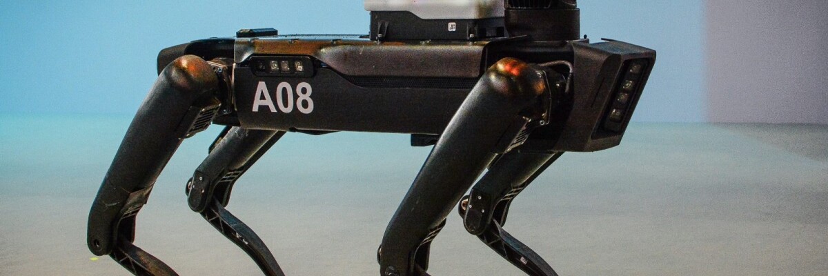 Роботы SpotMini от Boston Dynamics попробовали себя в роли грузчиков