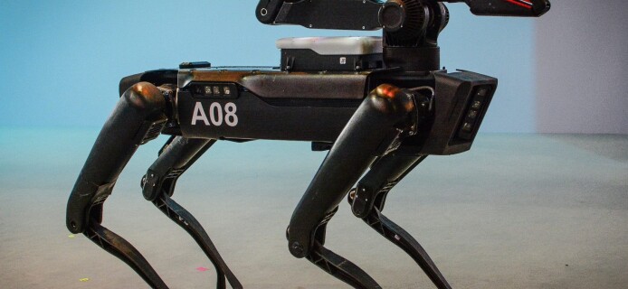 Роботы SpotMini от Boston Dynamics попробовали себя в роли грузчиков