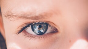 A neural network to determine children’s age of by their eye movement  