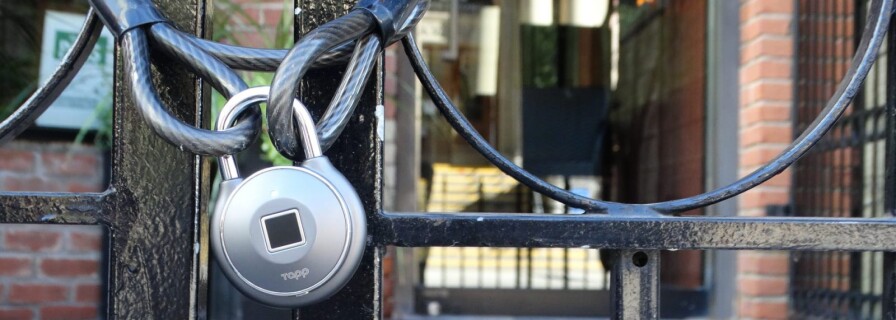 Умный замок Tapplock One можно открыть по отпечатку пальца, через телефон или азбукой Морзе