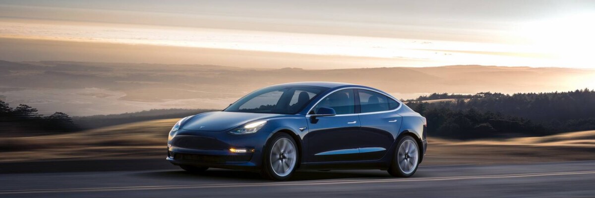 Автопилот Tesla уже не хуже живого водителя