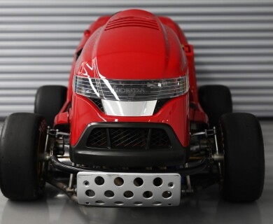 Гонки на газонокосилках: Honda разработала самый быстрый «болид» в мире