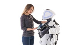 Стартап Promobot начнет продавать роботов-консультантов в США