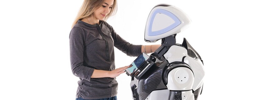 Стартап Promobot начнет продавать роботов-консультантов в США