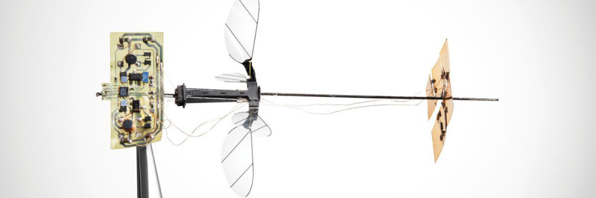 The tiny flying robot powered by solar energy