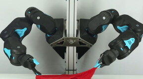 Робот Blue — руки с искусственным интеллектом