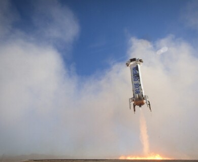 Джефф Безос: ракета New Shepard успешно завершила первый полет с пассажирской капсулой
