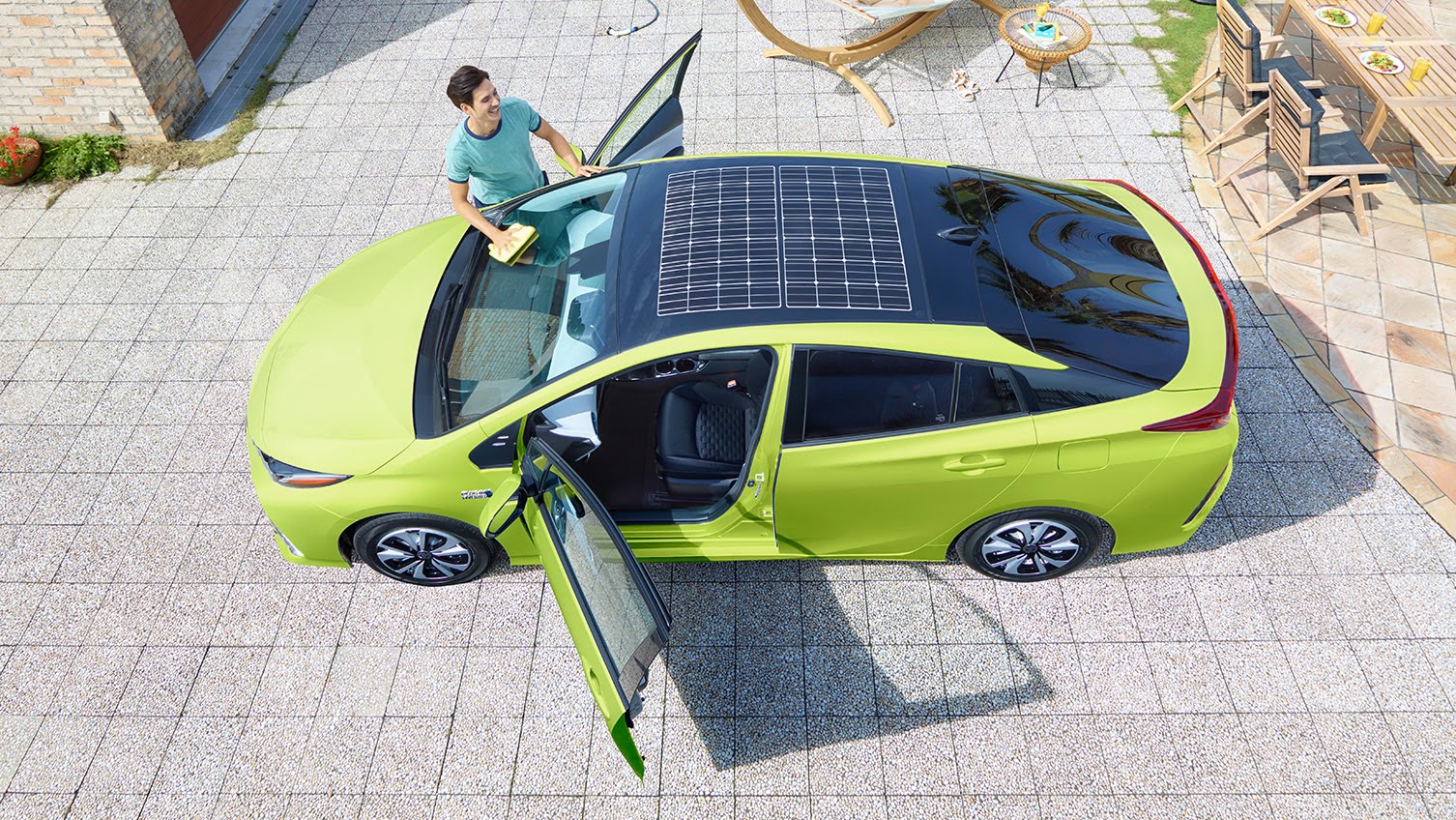 toyota prius with solar roof