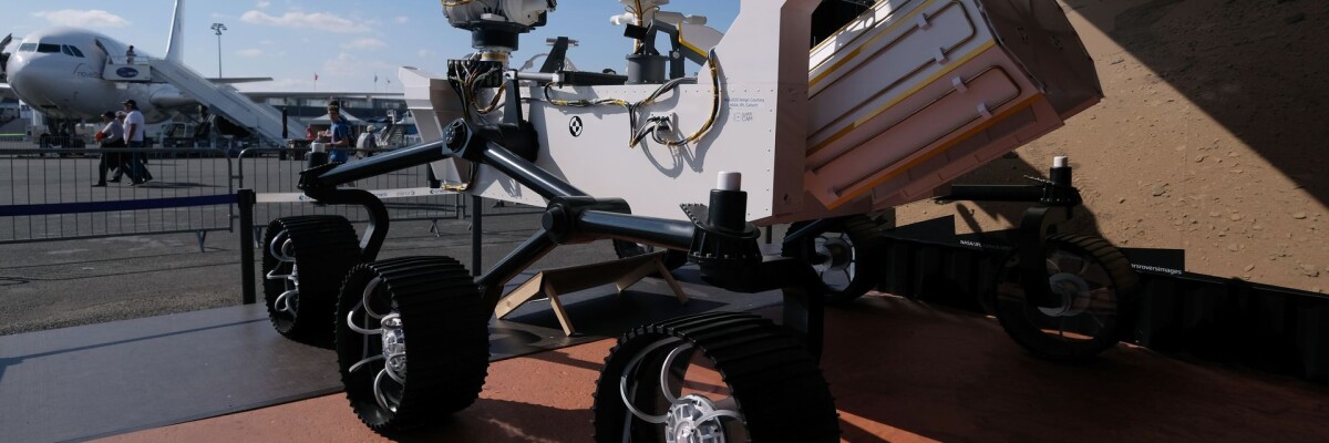 NASA загружает ядерное топливо в марсоход MARS-2020