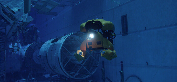 Aquanaut: an all-in-one amphibian robot and submarine