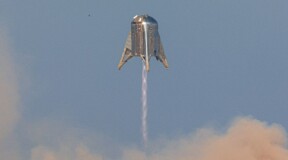 SpaceX Successfully Completes New Starhopper Testing