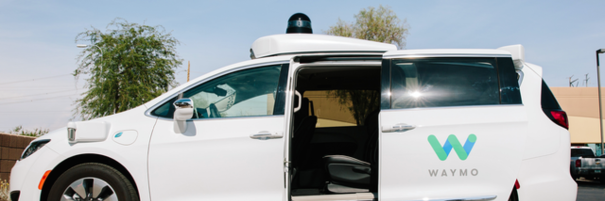 Стартап Waymo запустил закрытые тесты такси без водителей