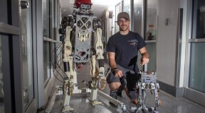 В MIT создали жилет, с помощью которого можно управлять роботом