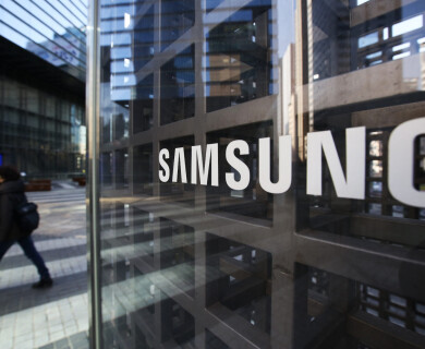 Смартфоны Samsung станут дешевле за счет аутсорса производства