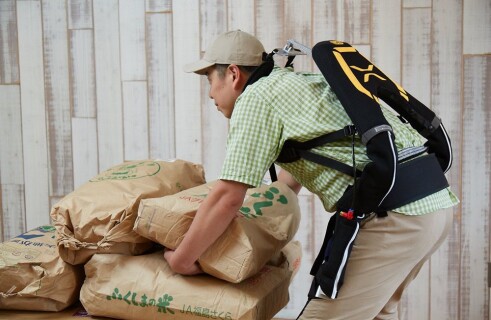 В Японии разработали экзоскелеты для пенсионеров