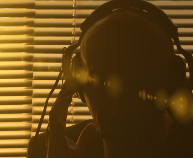 American scientists have invented a muffler bracelet for microphones