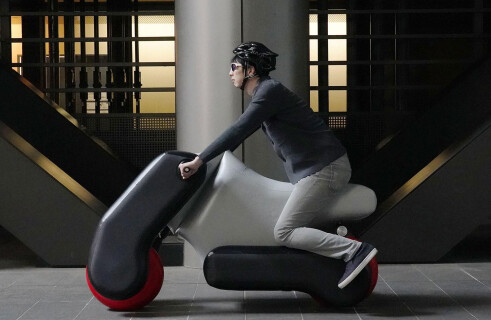 Japanese scientists have developed the Poimo inflatable scooter