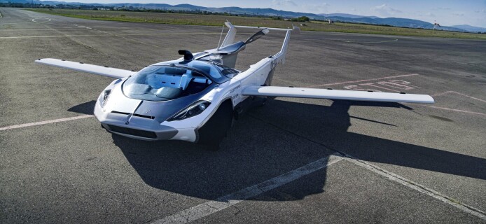 Stefan Klein shares his very first flight with the AirCar