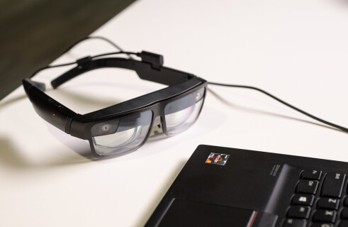Lenovo’s AR smart glasses can project an image onto five virtual screens 