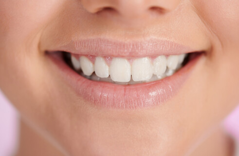 В Корнеллском университете научились управлять электроникой с помощью челюстей