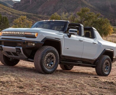 General Motors is to develop an electric vehicle based on the Hummer EV