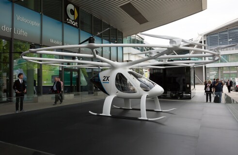 Fully electric air taxi Volocopter 2X completes its first manned flight