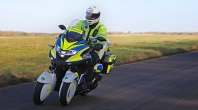 Британские полицейские будут ездить на трехколесных скутерах