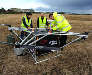 A drone from the Scottish company Flowcopter can carry loads of up to 100 kg