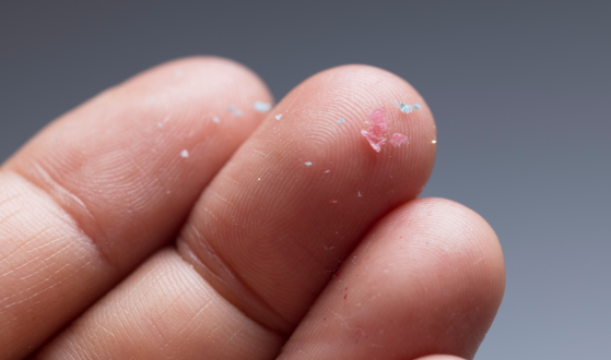 Scientists Confirm That the More Often We Open and Close Plastic Bottles, the More Microplastics Enter the Water
