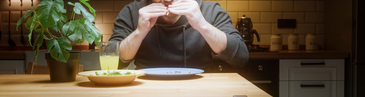 Midnight Munchies: 7 Healthy Snacks to Curb Your Cravings (and Conquer Your Hunger!)