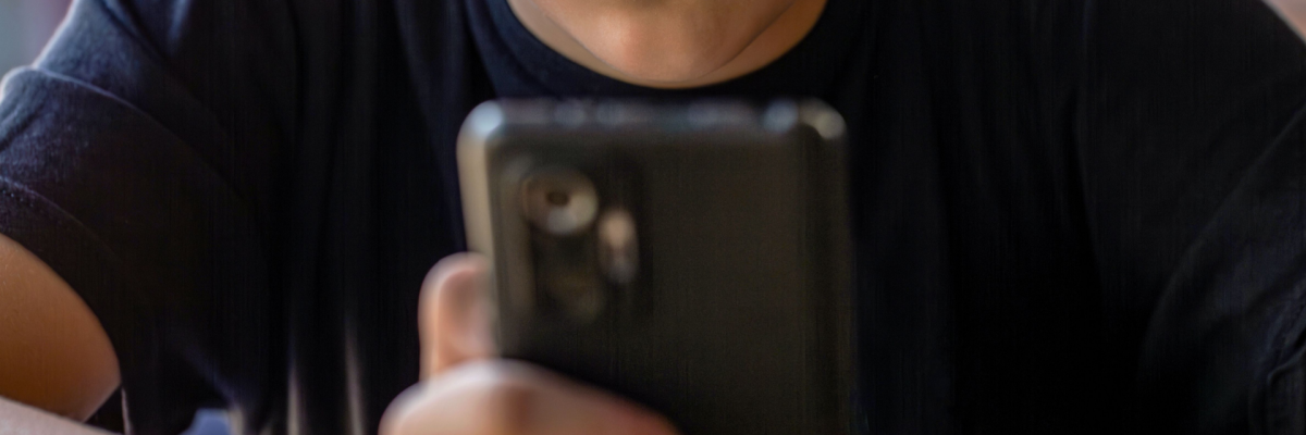 Australia Calls on Social Media to Verify Users’ Ages